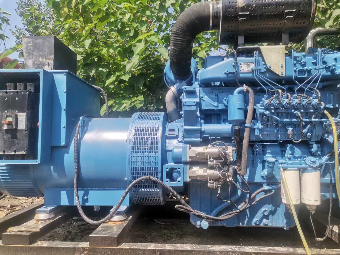 弥渡详细说明降低 800kW 柴油发电机输出电流波动的方法